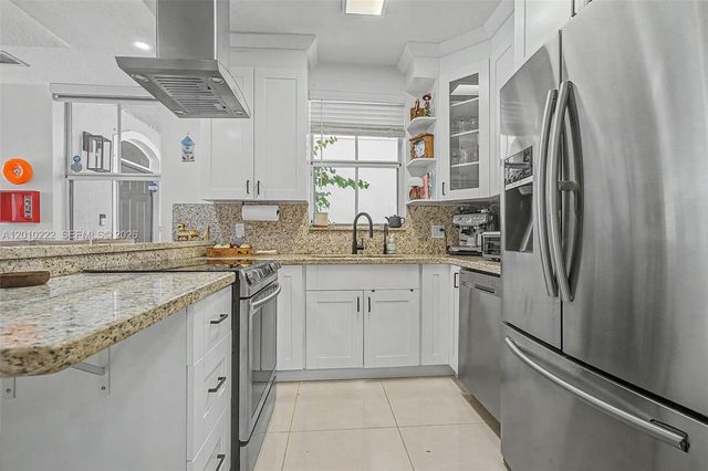 14231 NW 83rd Ave, Miami Lakes, FL 33016