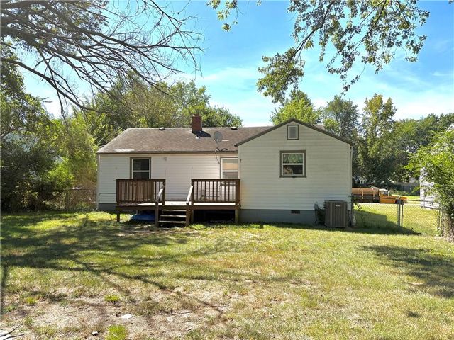 480 Fieldcrest Drive, Pittsburg, KS 66762