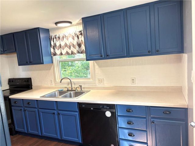 480 Fieldcrest Drive, Pittsburg, KS 66762