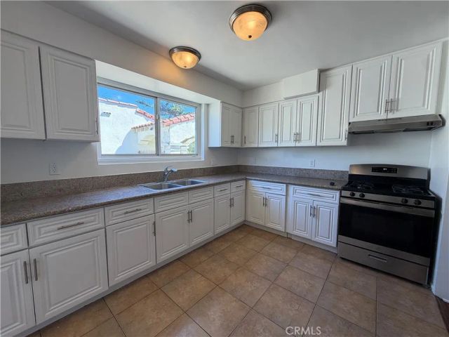 9471 La Salle Avenue, Los Angeles, CA 90047