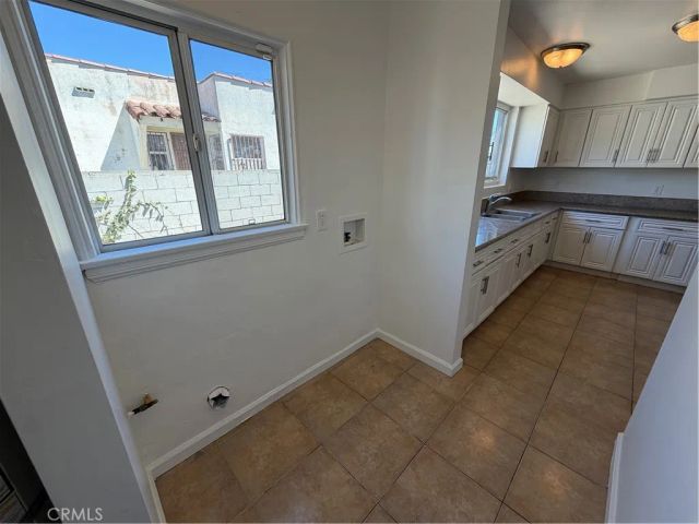 9471 La Salle Avenue, Los Angeles, CA 90047