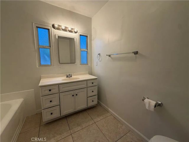 9471 La Salle Avenue, Los Angeles, CA 90047