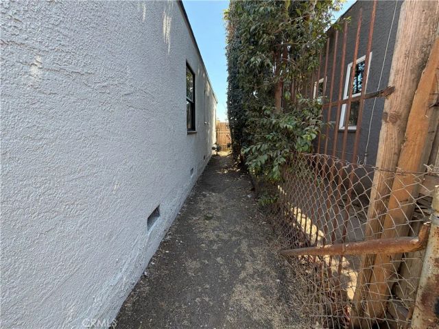 9471 La Salle Avenue, Los Angeles, CA 90047