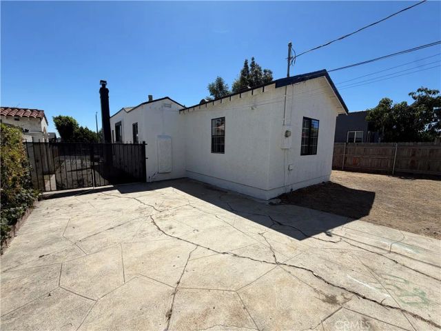 9471 La Salle Avenue, Los Angeles, CA 90047