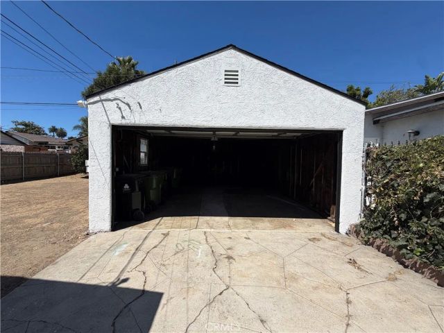 9471 La Salle Avenue, Los Angeles, CA 90047