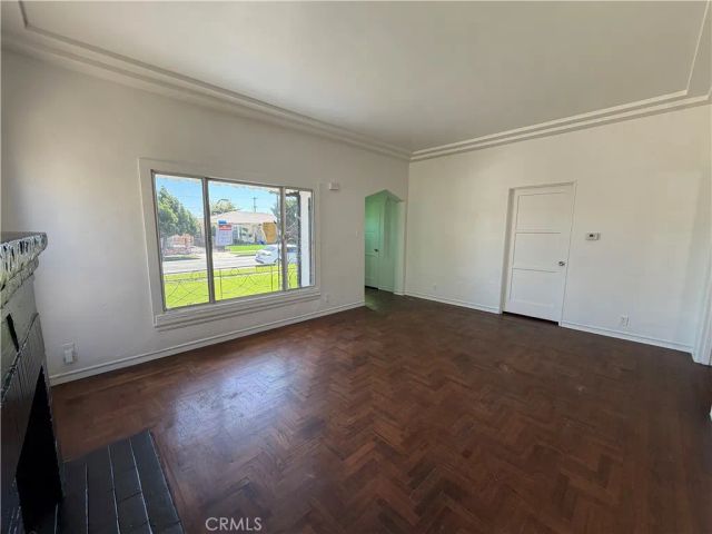 9471 La Salle Avenue, Los Angeles, CA 90047