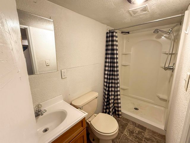 1927 W 1st Street, Cedar Falls, IA 50613