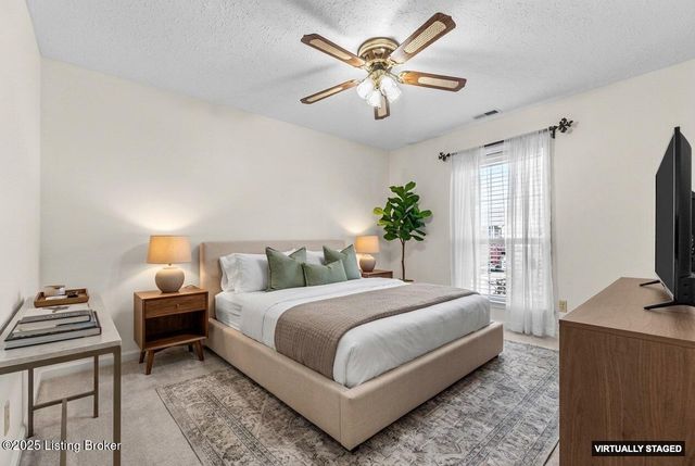 5214 Plume Dr, Louisville, KY 40258