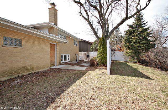 8732 W North Terrace, Niles, IL 60714