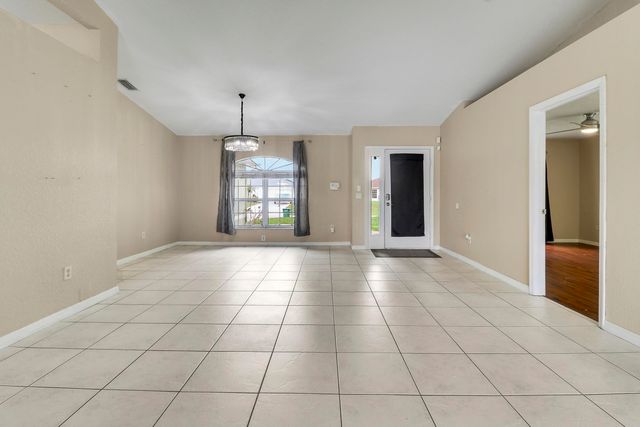 436 SW Bradshaw Circle, Port St. Lucie, Port St Lucie, FL 34953