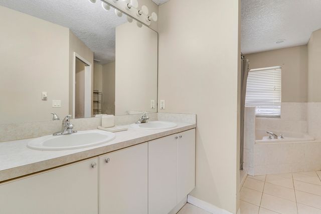436 SW Bradshaw Circle, Port St. Lucie, Port St Lucie, FL 34953