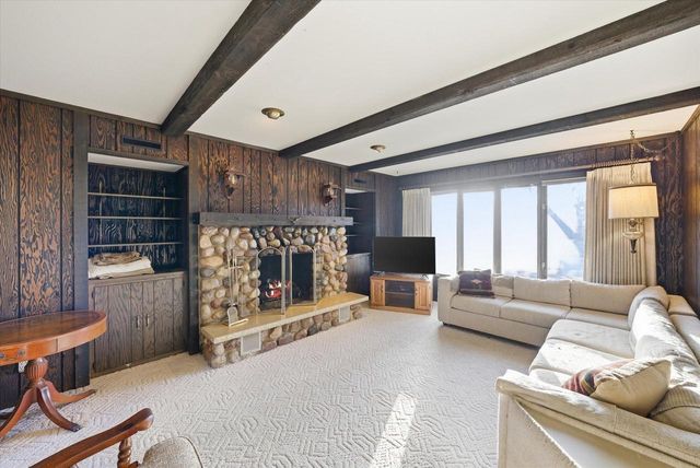 W166N10436 Surrey DRIVE, Germantown, WI 53022