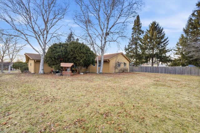 W166N10436 Surrey DRIVE, Germantown, WI 53022
