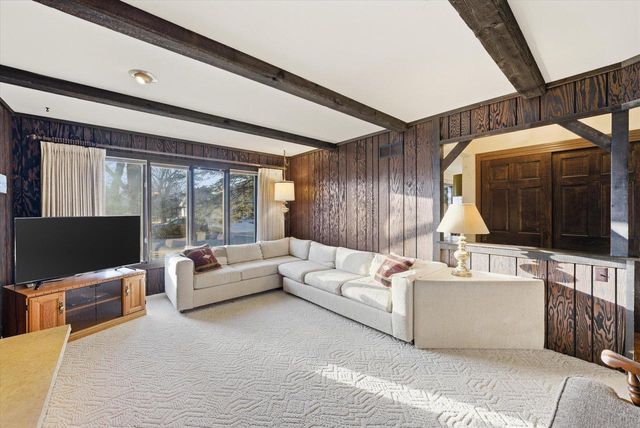 W166N10436 Surrey DRIVE, Germantown, WI 53022