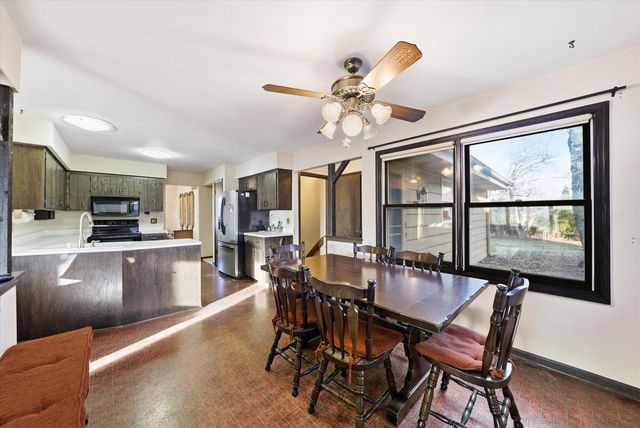 W166N10436 Surrey DRIVE, Germantown, WI 53022