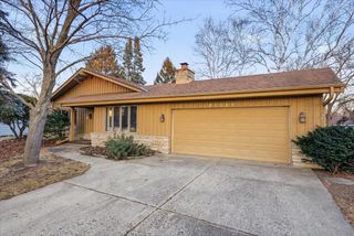 W166N10436 Surrey DRIVE, Germantown, WI 53022