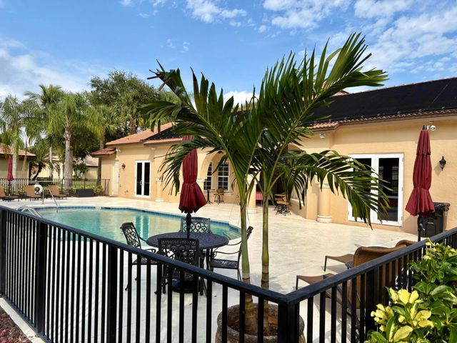 808 SW Classico Court, Port St. Lucie, Port St Lucie, FL 34986