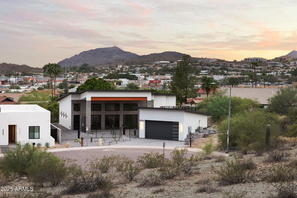 13036 N 23RD Place, Phoenix, AZ 85022