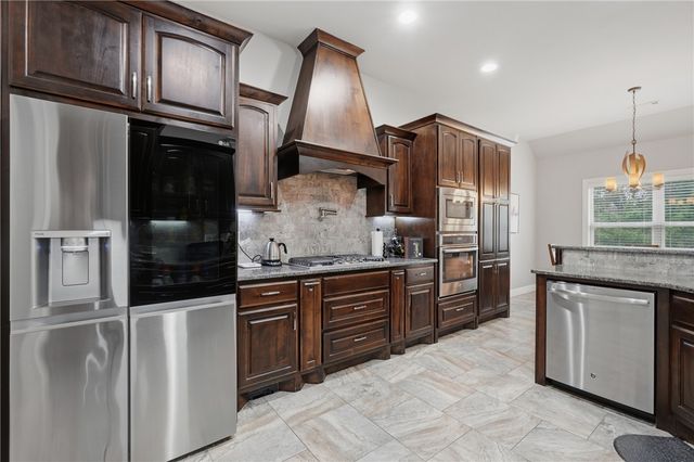 3705 SW Banbury Drive, Bentonville, AR 72713