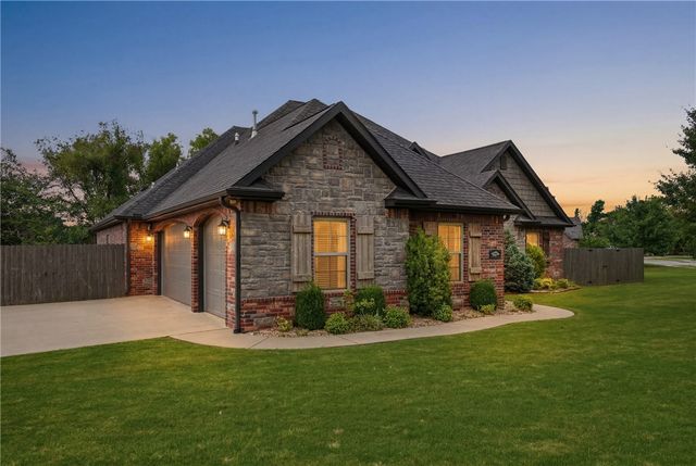 3705 SW Banbury Drive, Bentonville, AR 72713