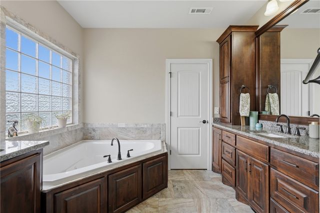 3705 SW Banbury Drive, Bentonville, AR 72713
