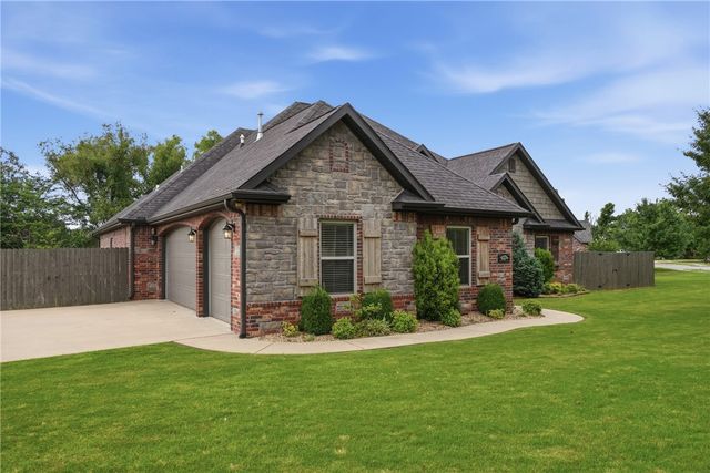 3705 SW Banbury Drive, Bentonville, AR 72713