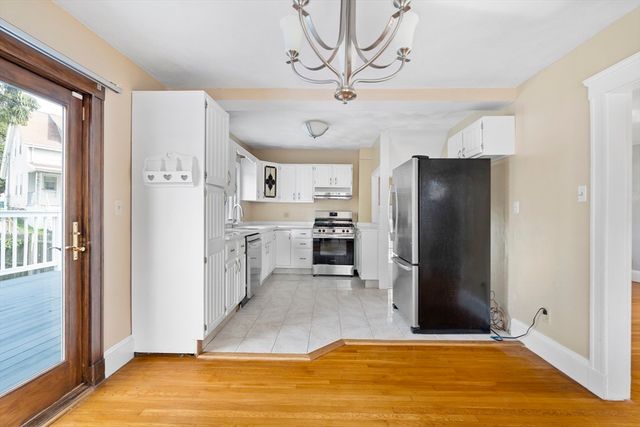 21 Lake View Pl, Lynn, MA 01904