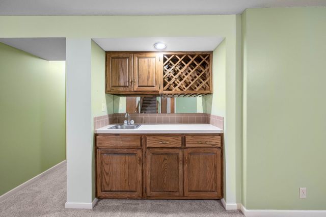 12512 E Birchwood Dr, Wichita, KS 67206