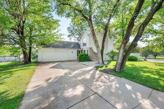 12512 E Birchwood Dr, Wichita, KS 67206