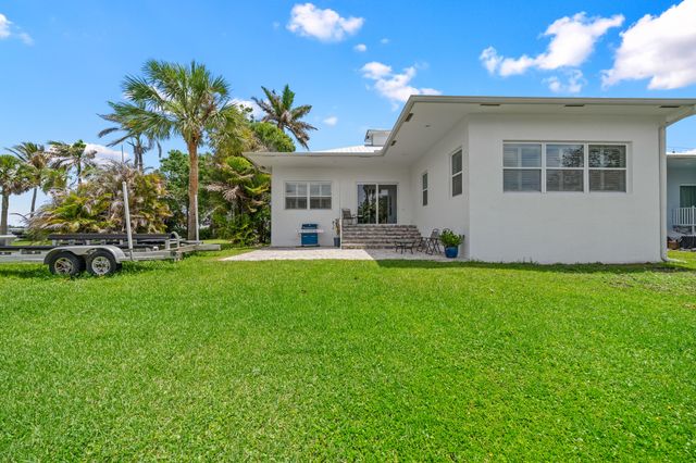 2534 SW Conch Cove Lane, Palm City, FL 34990