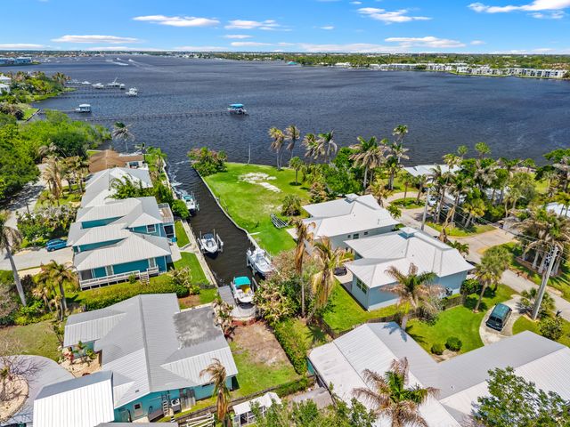 2534 SW Conch Cove Lane, Palm City, FL 34990