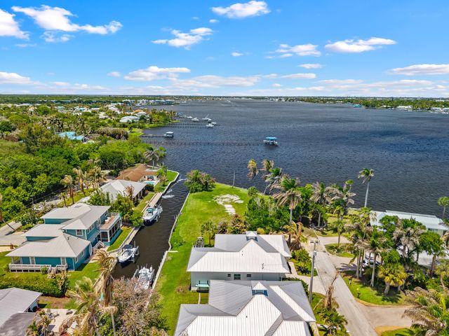 2534 SW Conch Cove Lane, Palm City, FL 34990