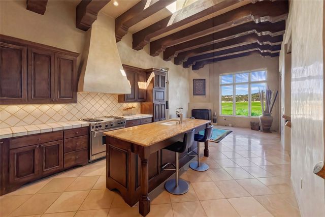 4 Avenida Herrera, Santa Fe, NM 87506