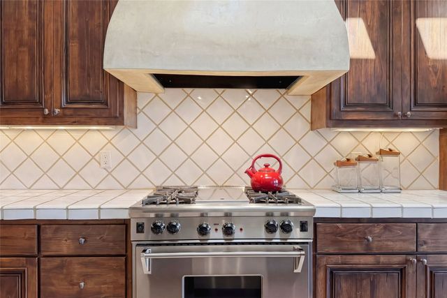 4 Avenida Herrera, Santa Fe, NM 87506