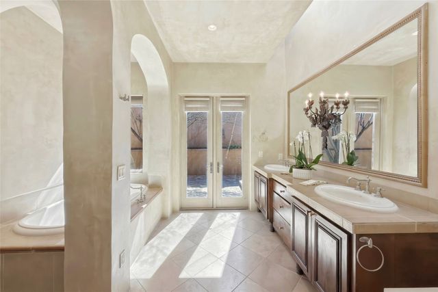 4 Avenida Herrera, Santa Fe, NM 87506