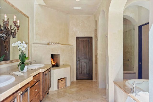 4 Avenida Herrera, Santa Fe, NM 87506