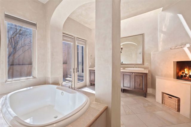 4 Avenida Herrera, Santa Fe, NM 87506