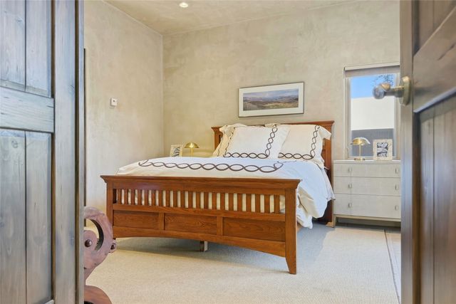 4 Avenida Herrera, Santa Fe, NM 87506