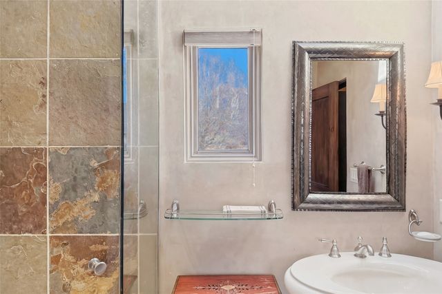 4 Avenida Herrera, Santa Fe, NM 87506