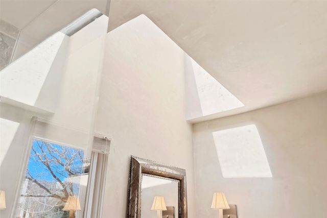 4 Avenida Herrera, Santa Fe, NM 87506