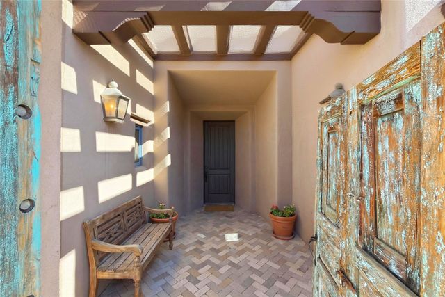 4 Avenida Herrera, Santa Fe, NM 87506