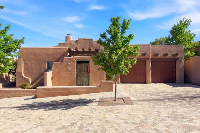 4 Avenida Herrera, Santa Fe, NM 87506