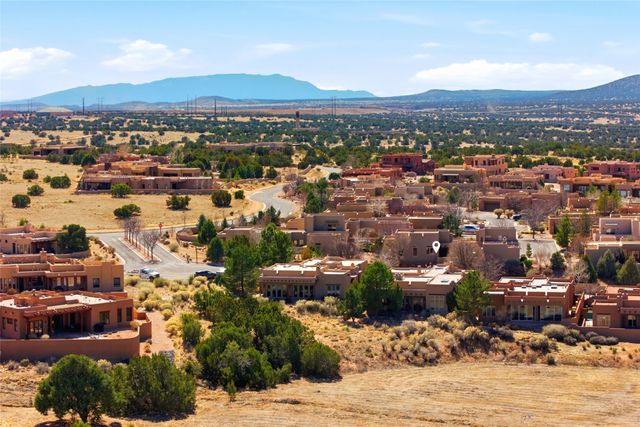 4 Avenida Herrera, Santa Fe, NM 87506