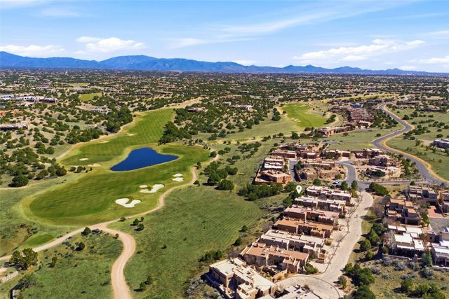 4 Avenida Herrera, Santa Fe, NM 87506