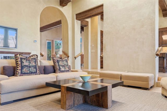 4 Avenida Herrera, Santa Fe, NM 87506