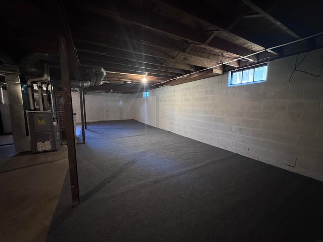 124 7th Ave SE, Oelwein, IA 50662