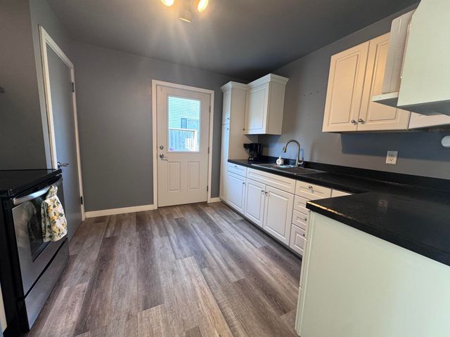 124 7th Ave SE, Oelwein, IA 50662