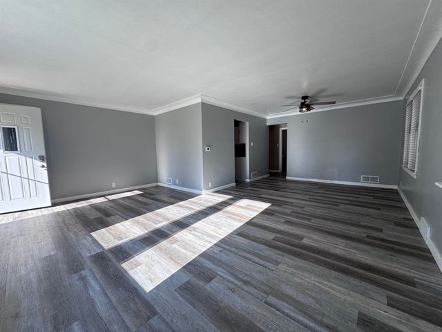 124 7th Ave SE, Oelwein, IA 50662