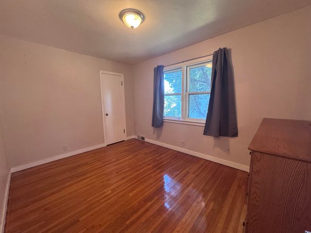124 7th Ave SE, Oelwein, IA 50662