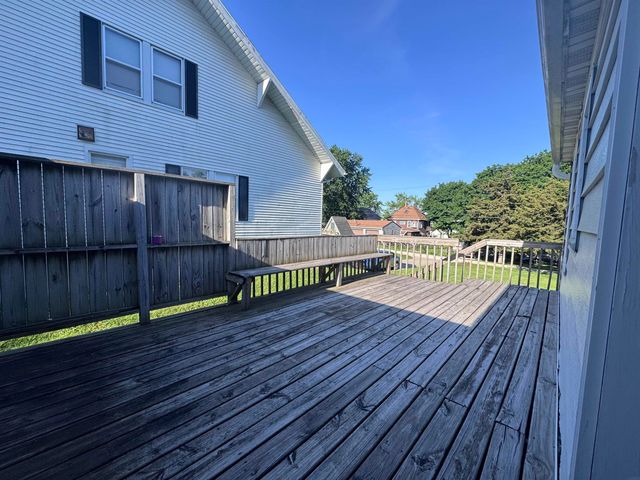 124 7th Ave SE, Oelwein, IA 50662
